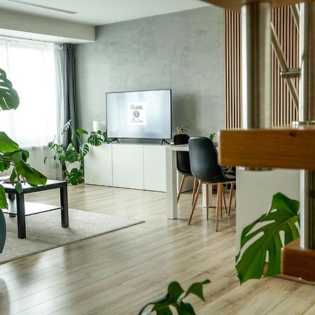 Urban Zenhouse No.2 - Breakfast Included Apartment Bratislava Ngoại thất bức ảnh