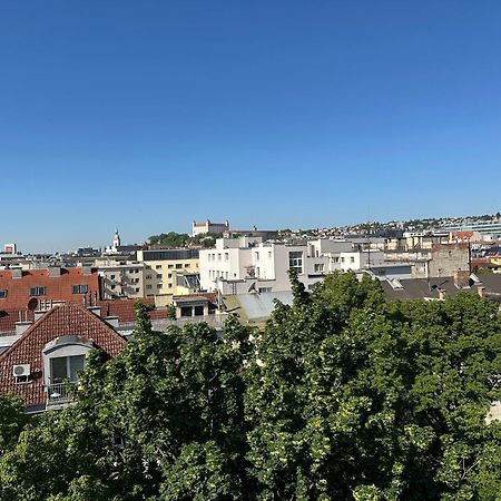 Urban Zenhouse No.2 - Breakfast Included Apartment Bratislava Ngoại thất bức ảnh