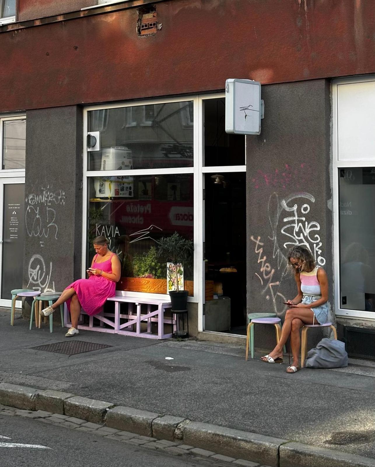 Urban Zenhouse No.2 - Breakfast Included Apartment Bratislava Ngoại thất bức ảnh
