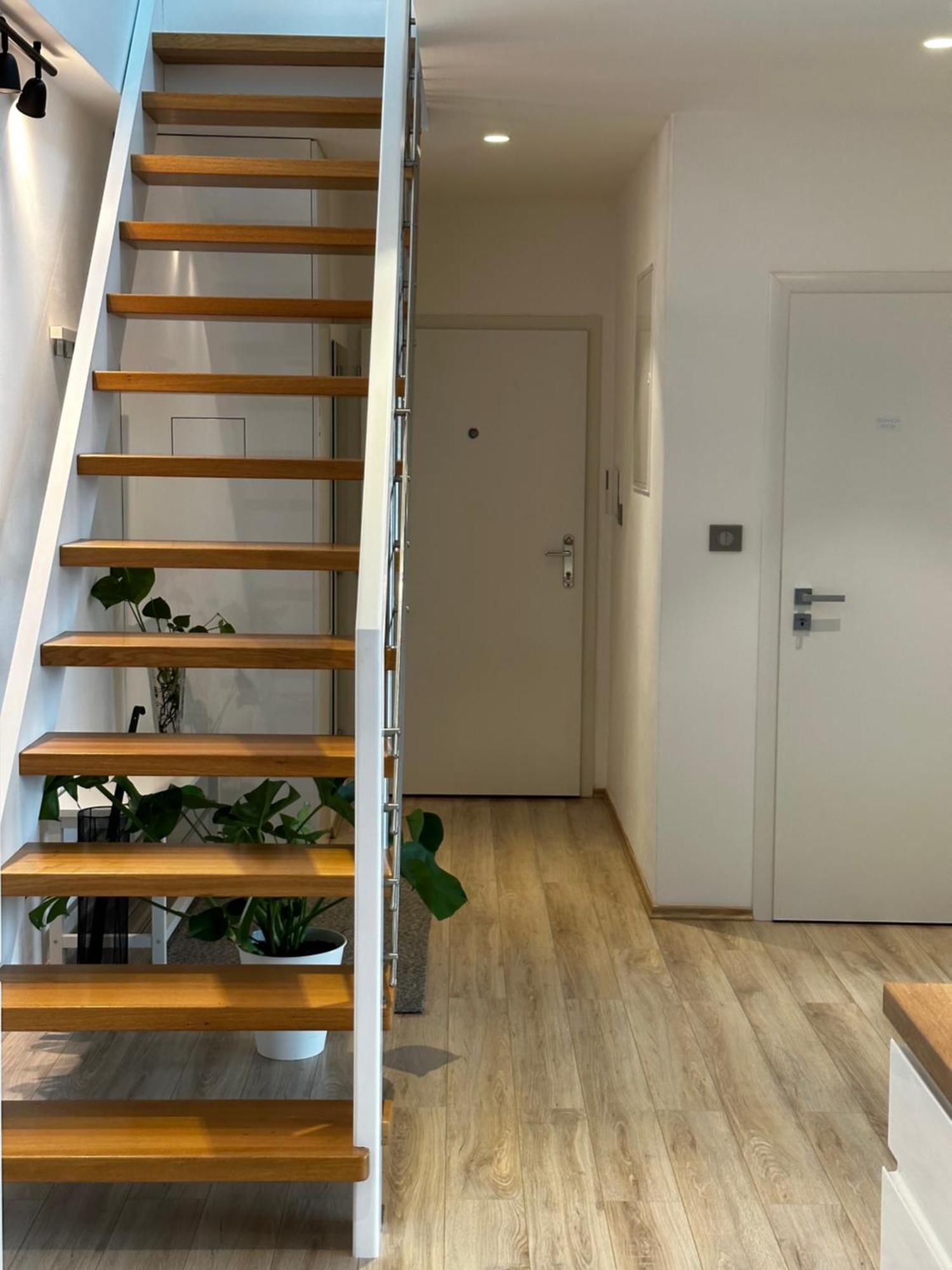 Urban Zenhouse No.2 - Breakfast Included Apartment Bratislava Ngoại thất bức ảnh