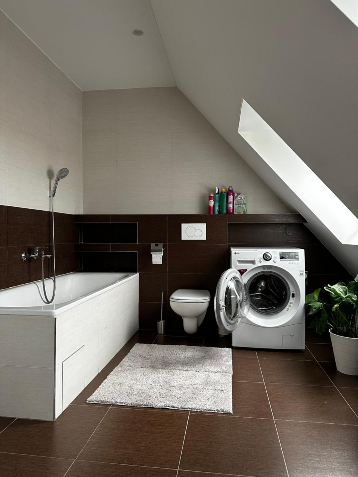 Urban Zenhouse No.2 - Breakfast Included Apartment Bratislava Ngoại thất bức ảnh